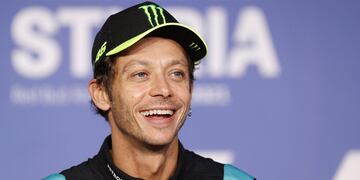 Valentino Rossi anunció su retiro profesional del motociclismo.