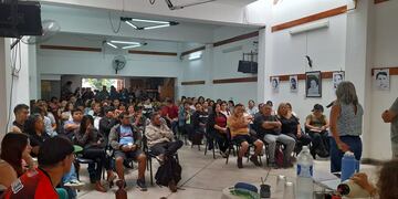 La asamblea del CEDEMS analizó el aumento salarial del 30% anunciado por el Gobierno jujeño y demás necesidades de los docentes y la comunidad educativa en general.
