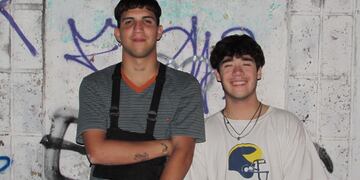 Kana (Tomás Canavese) es el organizador de la primera edición del Perla del West Free.y como host (anfitrión), Dynamo (Dylan Moreyra).