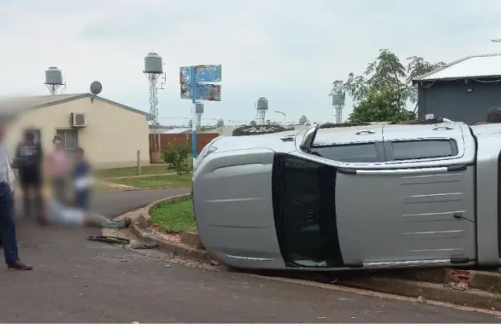 Choque entre dos camionetas en Posadas dejó dos personas lesionadas