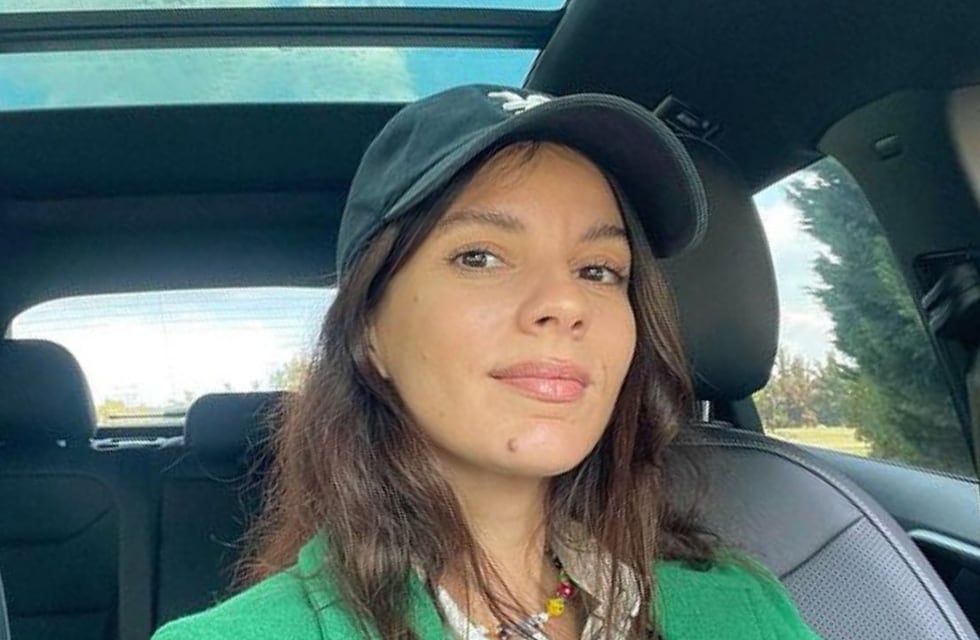 Gimena Accardi se mostró en hilo dental en la intimidad de su camarín y subió la temperatura