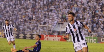 Francisco Pizzini marcó el primer gol de Talleres ante Atlético Tucumán. (Télam)