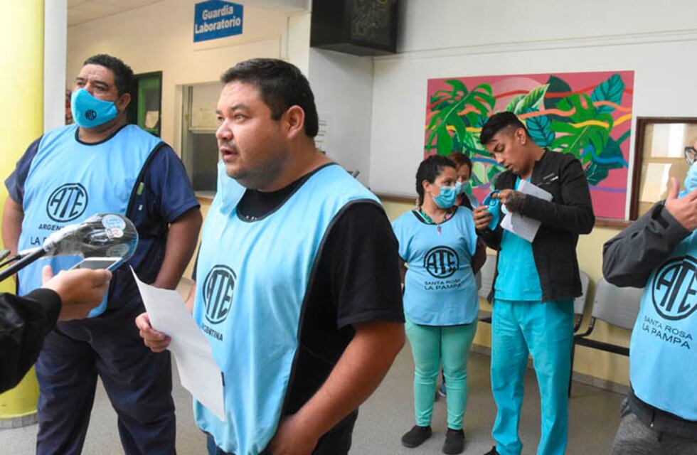 Gremio comenzó un quite de colaboración en el laboratorio del Hospital Molas