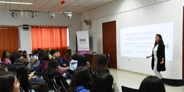 Charla de la OMIC en escuelas