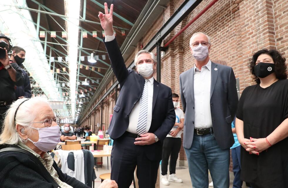 Alberto Fernández aseguró que el objetivo es vacunar a todas las personas de riesgo antes de mayo