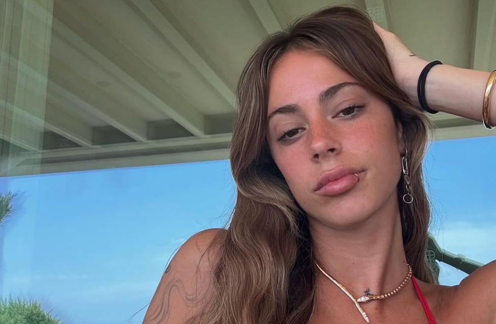 Tini Stoessel eligió sus microbikinis preferidas para disfrutar del verano europeo y enamoró con sus curvas