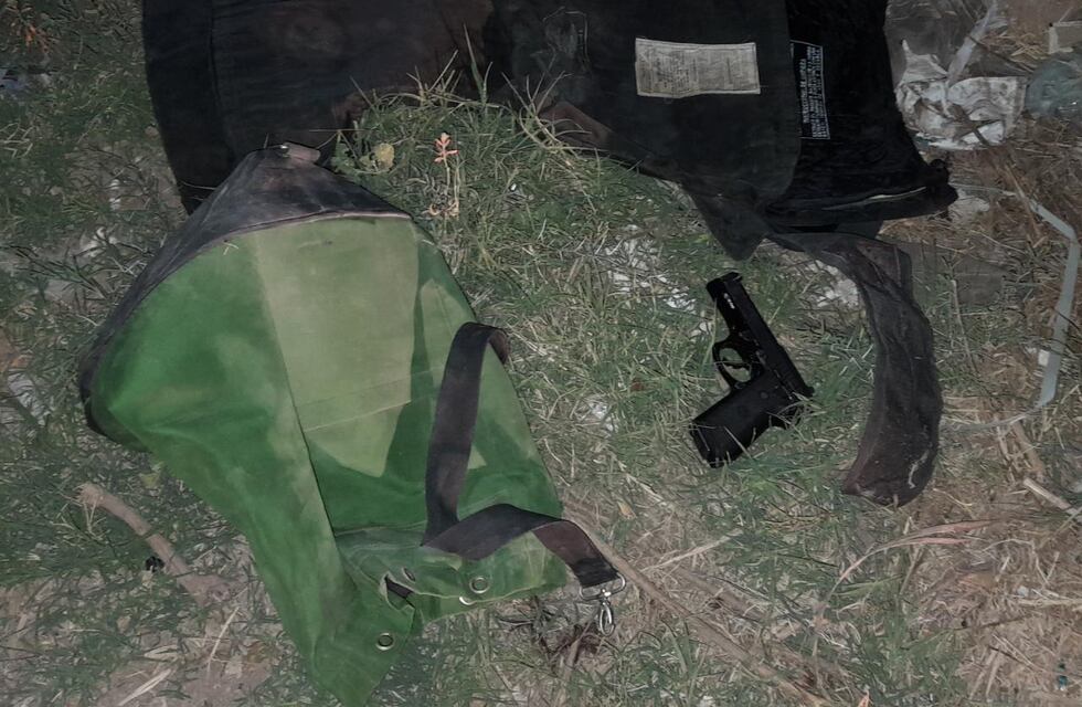 Huyeron de la policía a los tiros y en una intensa persecución: tenían una 9 mm y chaleco antibalas