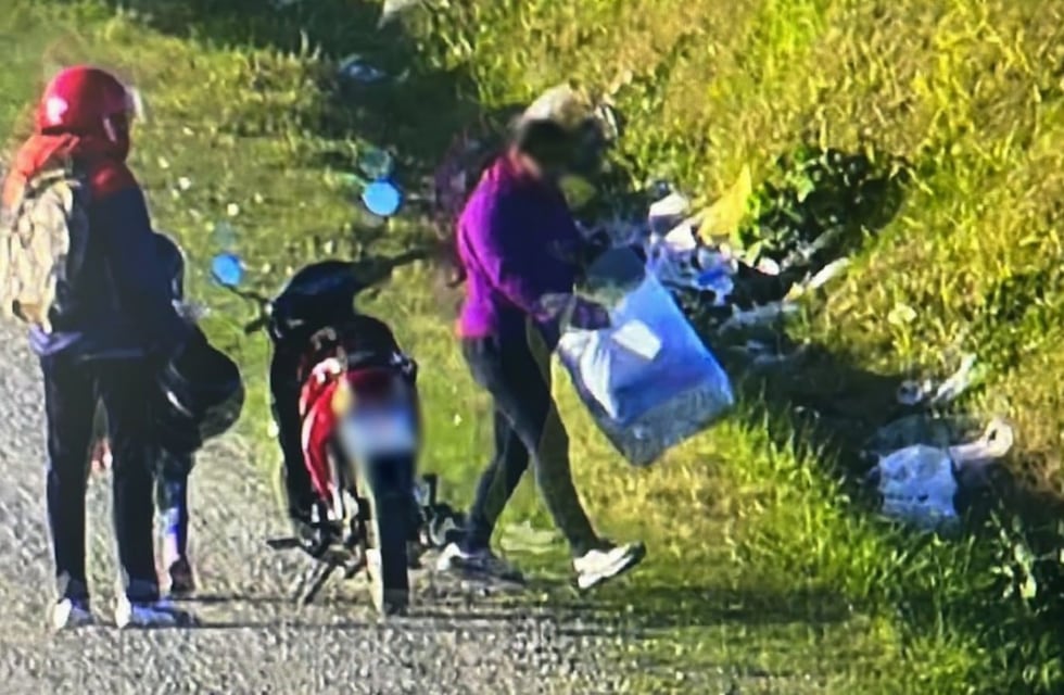 Patrullaje y cámaras de seguridad para evitar que tiren basura en los caminos rurales
