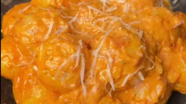 Cómo hacer ñoquis de papa rellenos con queso: la receta ideal para sorprender este 29