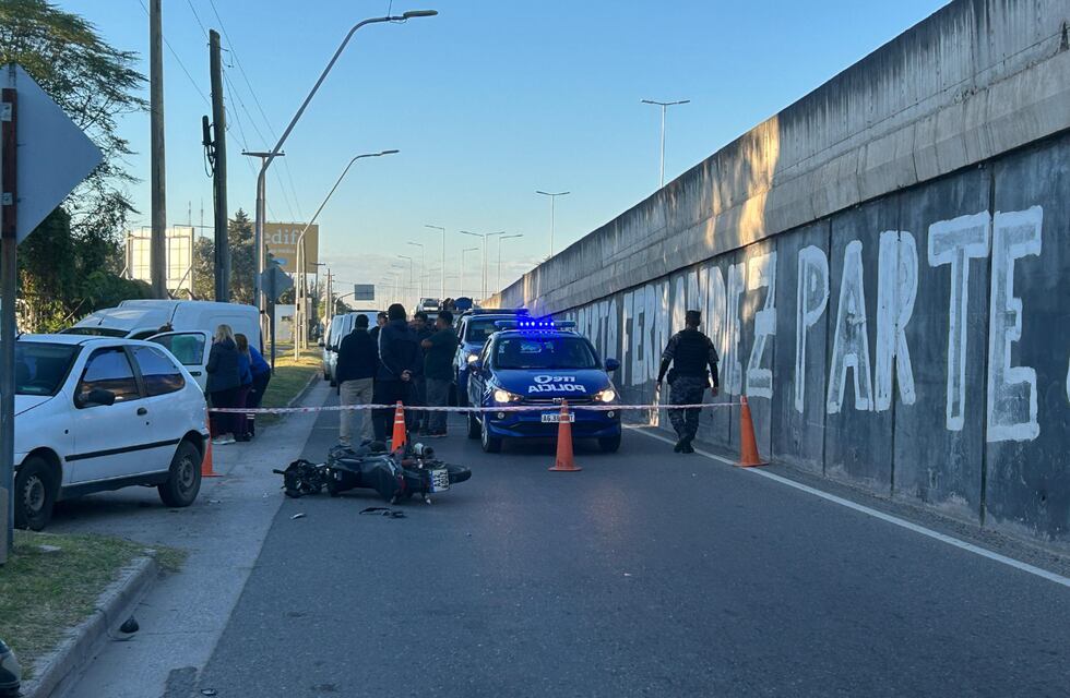 Un motociclista atropelló a un grupo de trabajadores en Córdoba: hay graves heridos