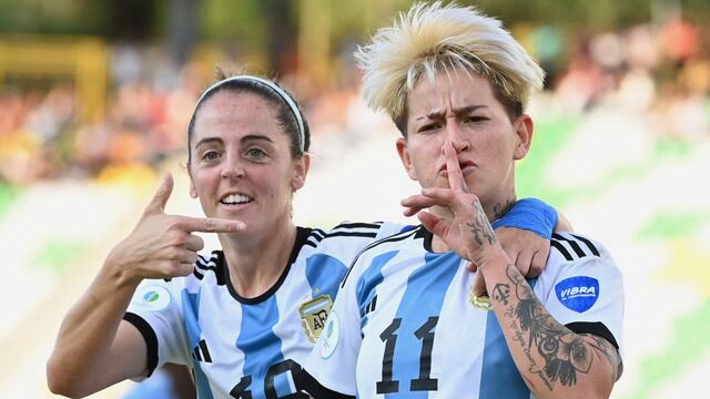Yamila Rodríguez festeja uno de sus tres goles contra Uruguay.