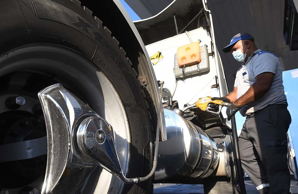 Falta de Gasoil: cómo están los precios del combustible provincia por provincia