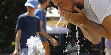 El Servicio Meteorológico anunció altas temperaturas en seis provincias y fuertes lluvias en dos.