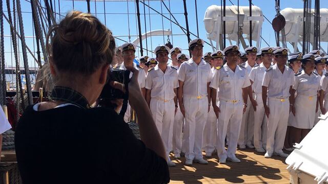 Periodistas, camarógrafos y fotógrafos, civiles y militares.