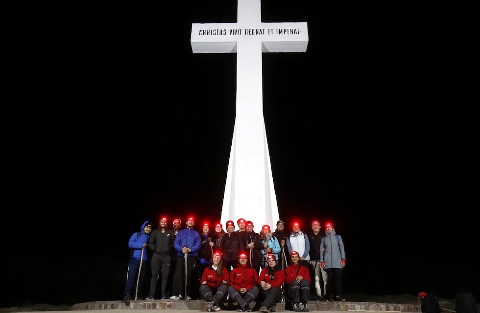 Ascensos nocturnos gratuitos al cerro La Cruz durante todo agosto