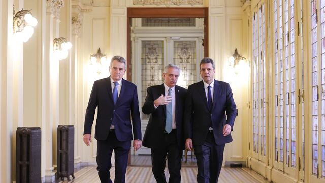 Alberto Fernández, Sergio Massa y Agustín Rossi.