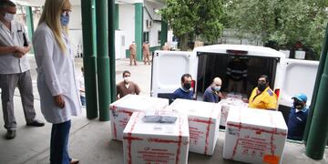 Coronavirus: llegaron 13 mil dosis de la vacuna rusa a Tucumán