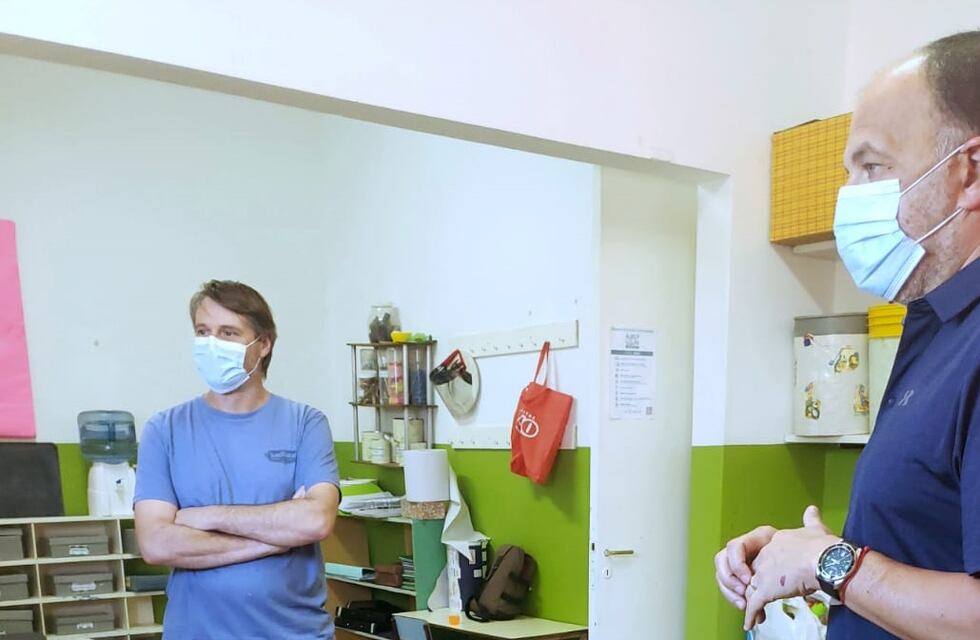 Pablo Garate entregó material didáctico a Jardines de Infantes