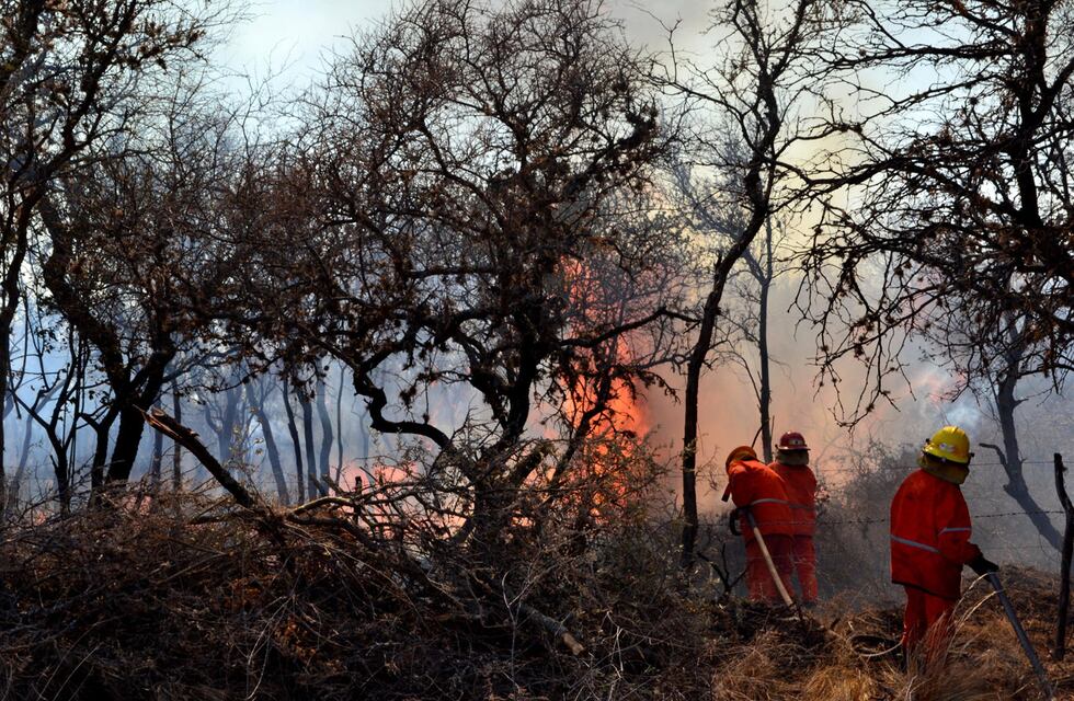 Córdoba: bomberos combatieron los dos incendios registrados