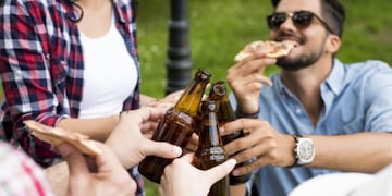 A qué edad recomienda un neurólogo dejar de tomar alcohol.
