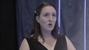 La cantante lírica de 47 años hizo una presentación fuera de serie.