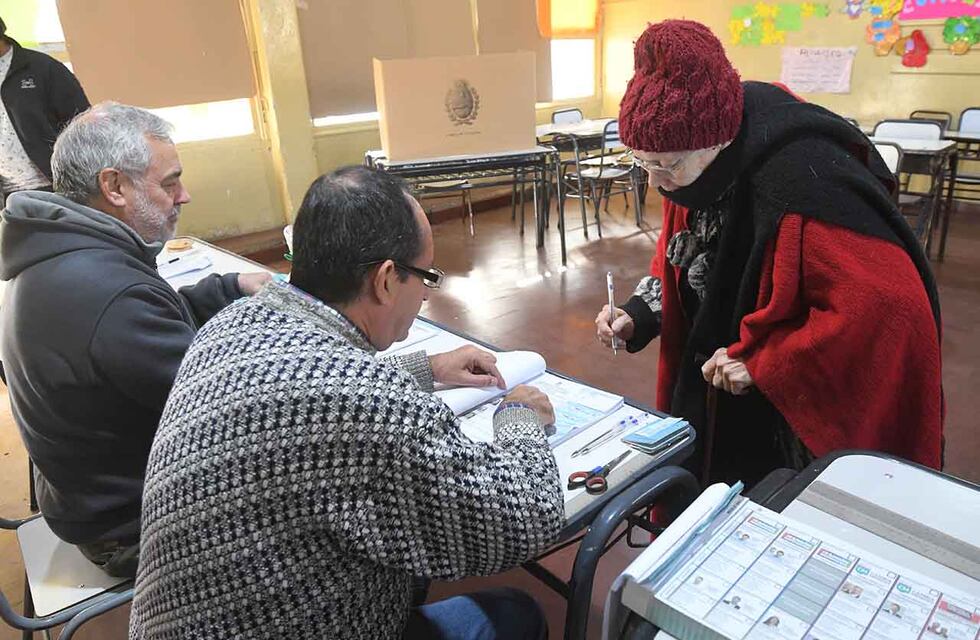Elecciones 2023 en Córdoba: desde el miércoles extenderán el horario de atención para retirar los DNI