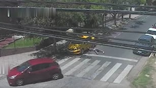 El joven se lanzó de un auto en movimiento para evitar un brutal robo en Córdoba. (Policía)