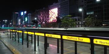 Cómo se mantienen los más de 700 paneles solares que alimentan a la red eléctrica de la Ciudad de Buenos Aires.