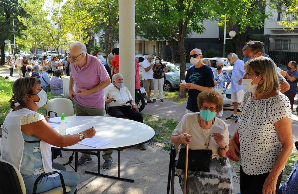 Comenzó la vacunación a mayores de 70 años en Paraná