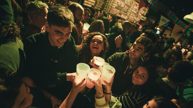 Con entradas a 3.000 pesos, la firma propone una fiesta de degustación, música y "precios pisados".