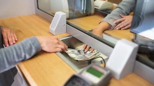 Empleados bancarios en Argentina.