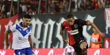 La Lepra le ganó a Vélez un partido muy complicado.