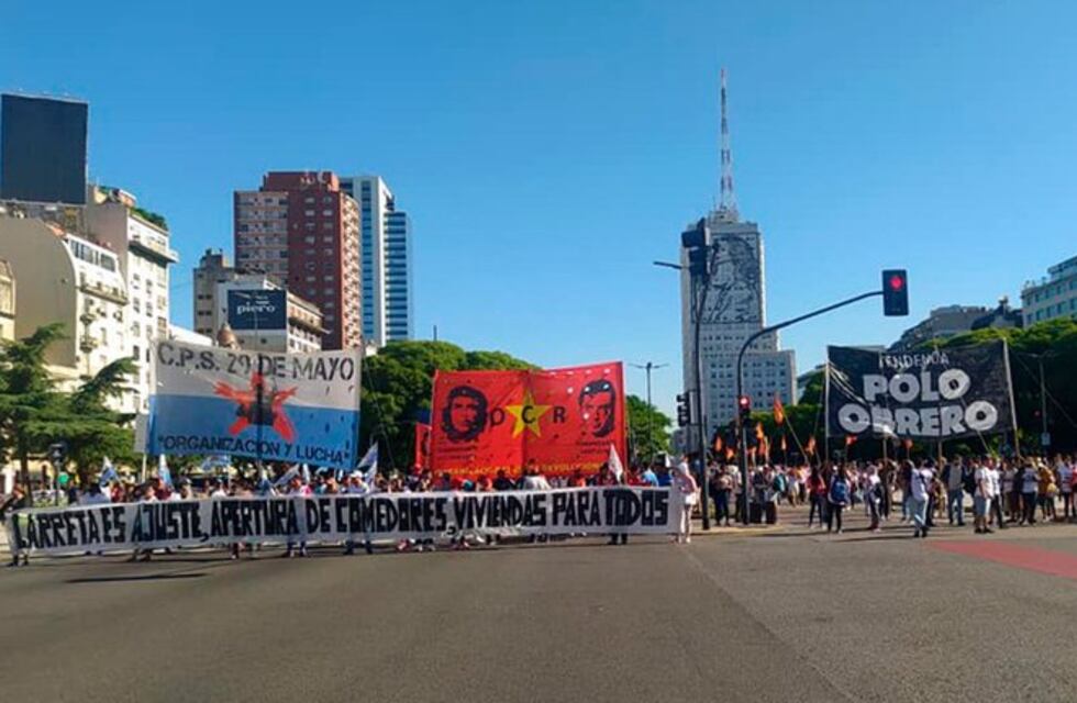 Caos en la 9 de Julio por corte total de organizaciones sociales y partidos de izquierda