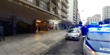 Murió una nena al caer del sexto piso de un edificio. (Foto: La Capital de Mar del Plata)