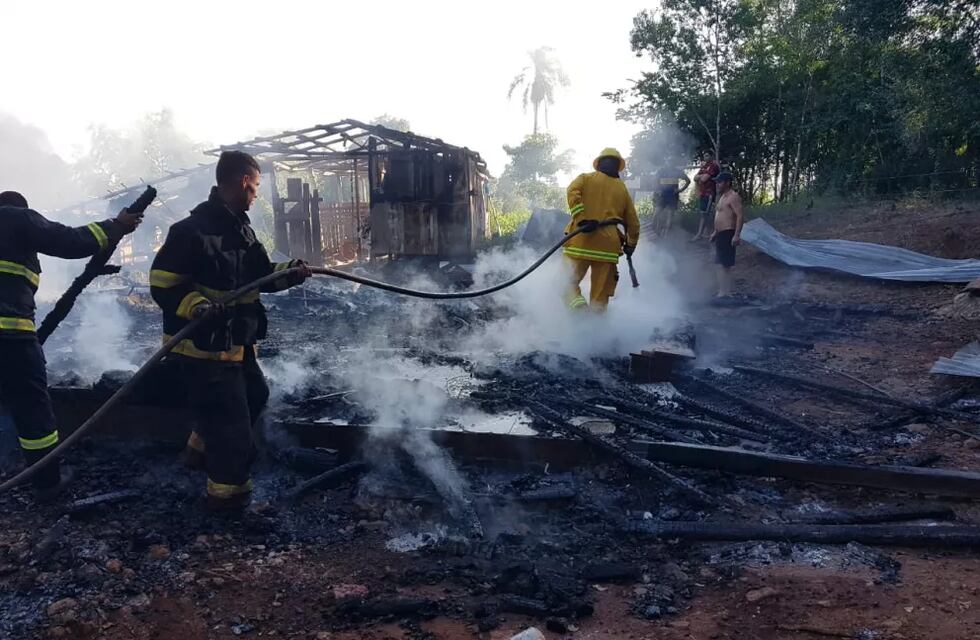 Villa Unión: un incendio dejó a un hombre sin hogar