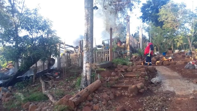 Juntan donaciones para la familia que perdió todo en un incendio en Puerto Iguazú.