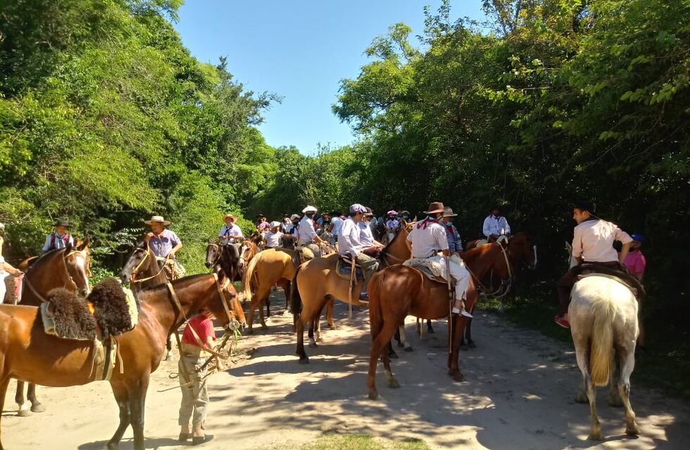 Se realizó en Arroyito una cabalgata en honor al Combate de San Lorenzo y la Batalla de Caseros