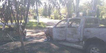 Investigan el incendio de dos autos de una dirigente del Pro de Córdoba (foto, diario Resumen).
