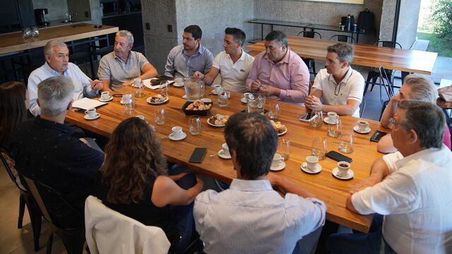 Morales invitó a los dirigentes mendocinos al acto de lanzamiento de su precandidatura presidencial el próximo 15 de marzo en el Teatro "Gran Rex" de Buenos Aires.