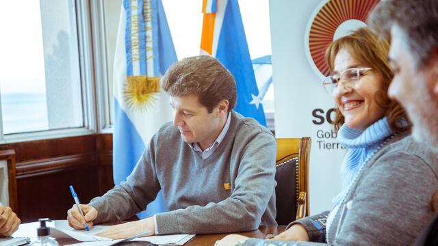 Firmaron convenio para avanzar en la conexión de gas del Barrio 11 de Noviembre