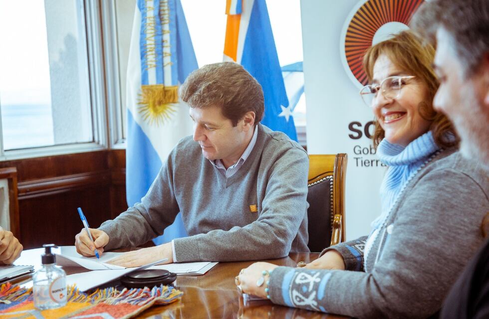 Firmaron convenio para avanzar en la conexión de gas del Barrio 11 de Noviembre