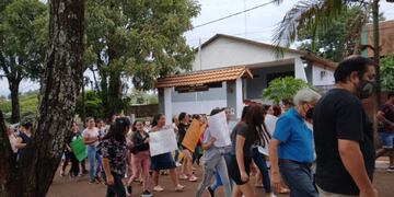 Convocan a nueva marcha solicitando justicia por el doble femicidio en San Antonio.