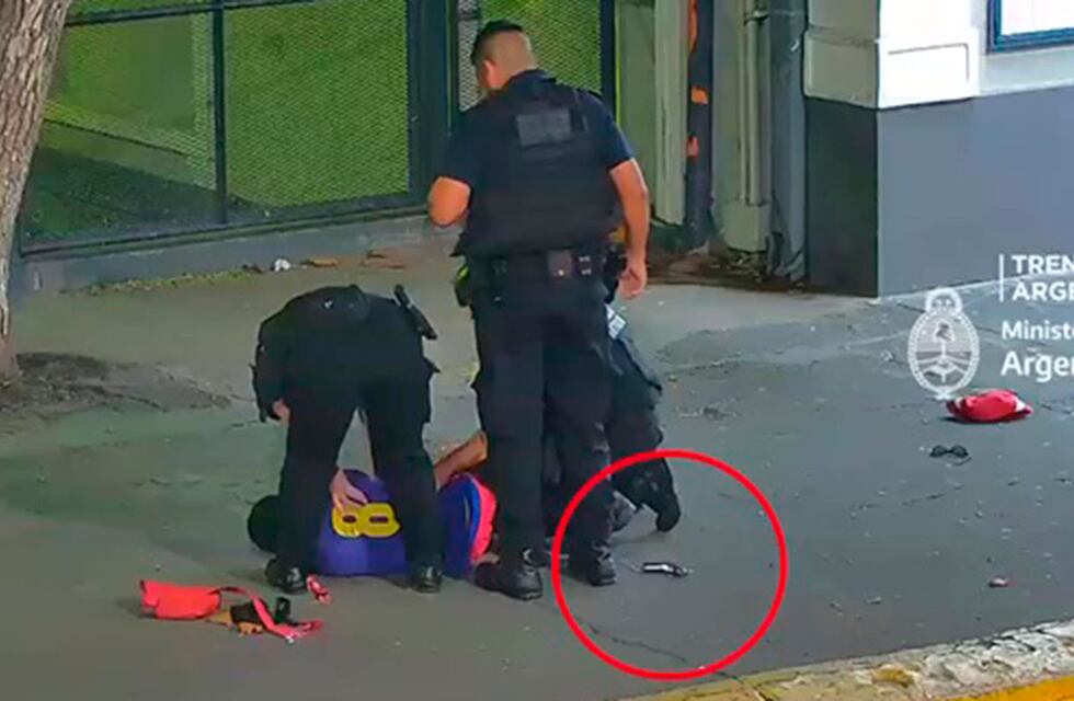 El hombre detenido con una granada en la estación de trenes de Flores se negó a declarar