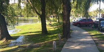 Líquidos cloacales en la costanera de Villa Carlos Paz.