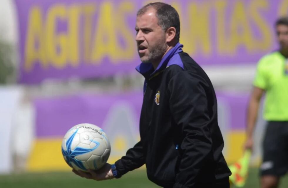 Liga del Sur: el Sporting de Fabián Tuya debuta ante Liniers como visitante
