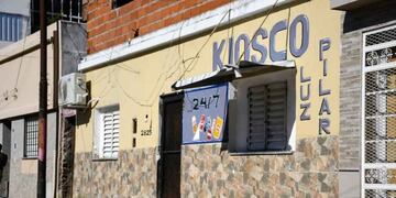 Ismael Barboza fue asesinado en Biedma al 2800. El joven de 19 años cayó muerto en la casa que tenía un kiosco y funcionaba como búnker de drogas.