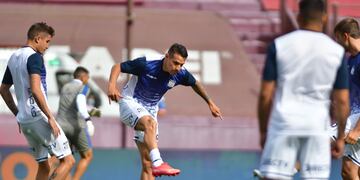 El Perro Carlos Auzqui se quedó en Córdoba para avanzar en su recuperación y llegar al Talleres-Boca (Federico López Claro).