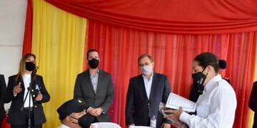 Franco y Natalia se comprometieron en el marco de la conmemoración de su día.