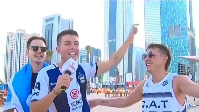 Tres cordobeses propusieron un nuevo cantico para la tribuna albiceleste.