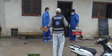 Los hombres eran retenidos por una mujer en la vivienda, en condiciones infrahumanas. Recibían maltratos físicos.